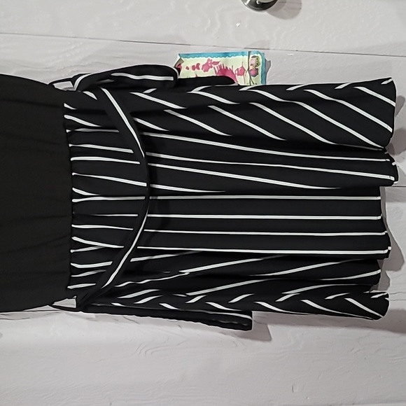 Large (runs small) Dress - Picture 2 of 6